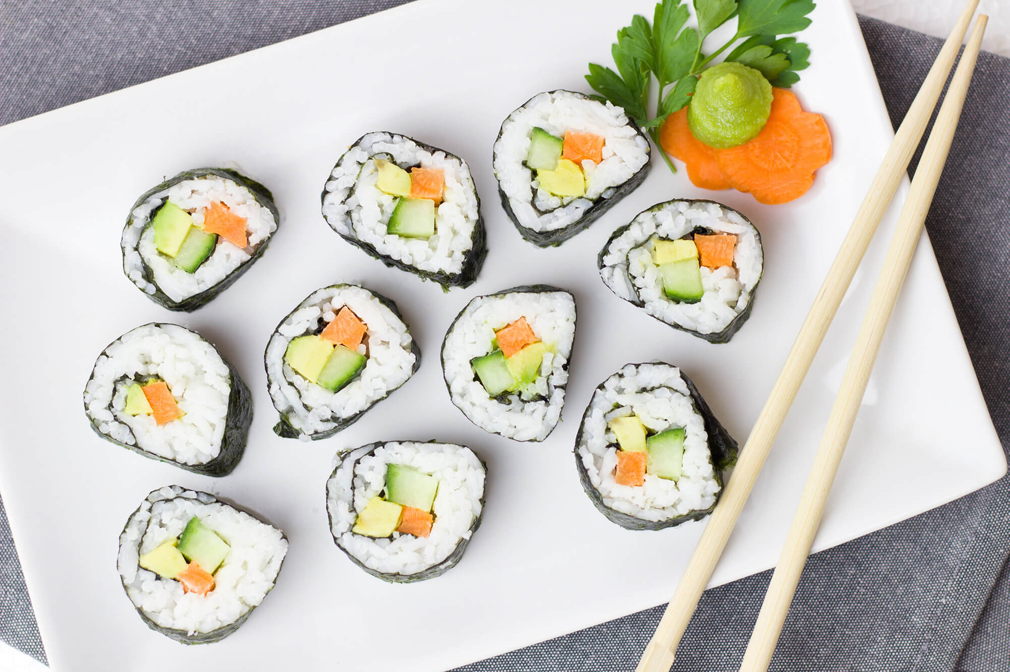 como hacer makis de salmon y aguacate